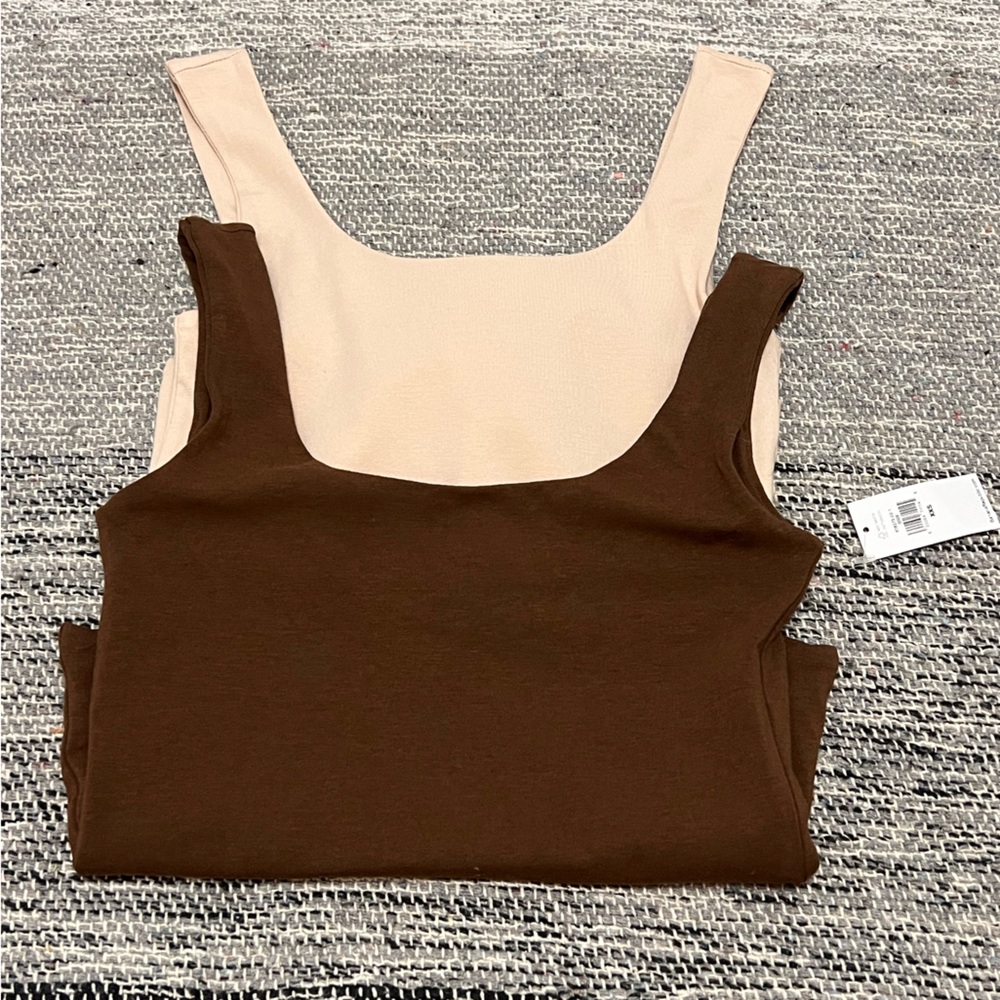 (2) SCOOP-NECK THONG BODYSUIT (Brown & Tan) XXS
